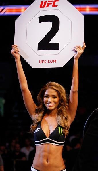 Red Dela Cruz, octagon girl estreante do UFC