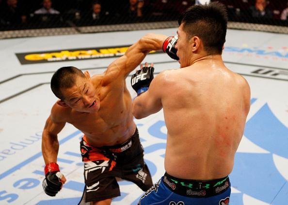 Ning Guangyou venceu Royston Wee por nocaute tcnico no segundo round