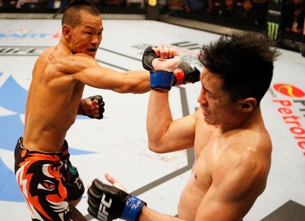 Ning Guangyou venceu Royston Wee por nocaute tcnico no segundo round