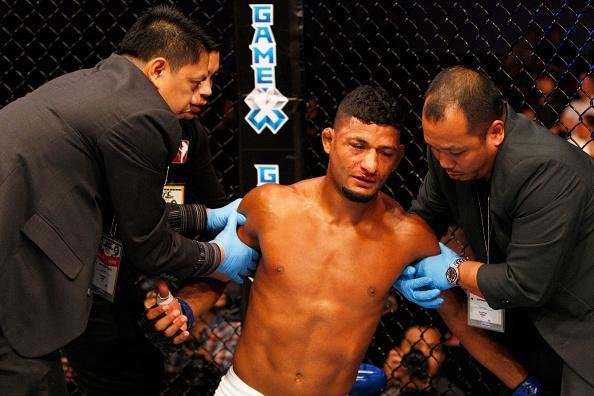 Li Jingliang venceu brasileiro Dhiego Lima por nocaute no primeiro round