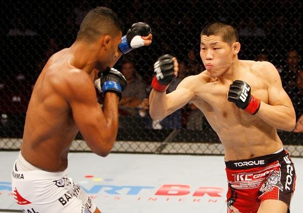 Li Jingliang venceu brasileiro Dhiego Lima por nocaute no primeiro round