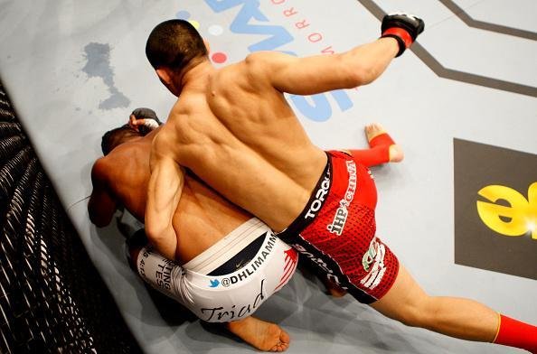 Li Jingliang venceu brasileiro Dhiego Lima por nocaute no primeiro round