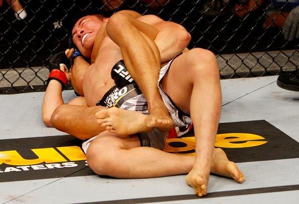 Jon Tuck venceu Tae Hyun Bang por finalizao no primeiro round