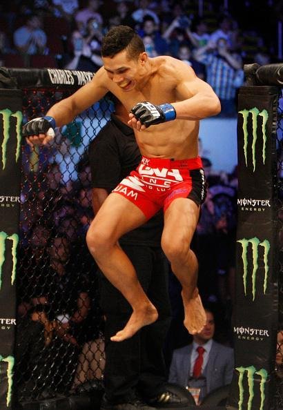 Jon Tuck venceu Tae Hyun Bang por finalizao no primeiro round