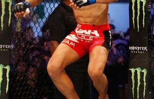 Jon Tuck venceu Tae Hyun Bang por finalizao no primeiro round