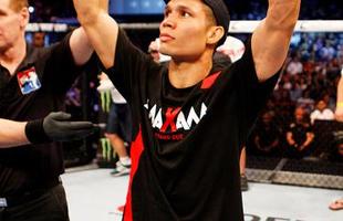 Jon Tuck venceu Tae Hyun Bang por finalizao no primeiro round