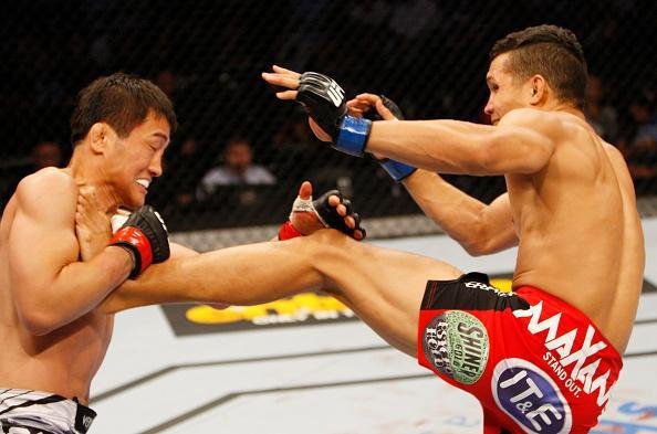 Jon Tuck venceu Tae Hyun Bang por finalizao no primeiro round