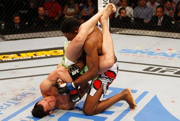 Neil Magny venceu Hyun Gyu Lim por nocaute tcnico no segundo round
