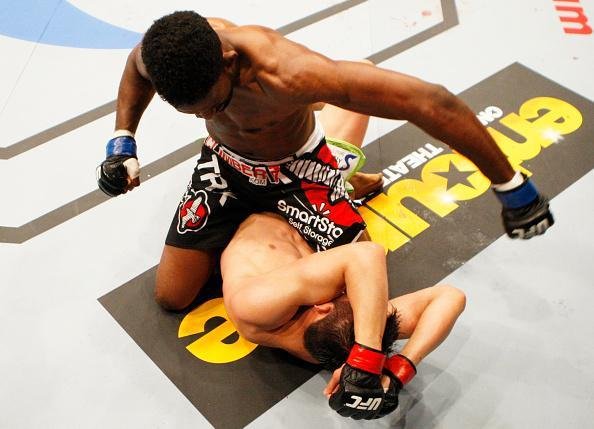 Neil Magny venceu Hyun Gyu Lim por nocaute tcnico no segundo round