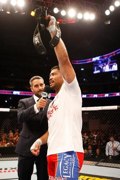 Fotos da ltima luta da carreira de Mark Muoz, com vitria sobre Luke Barnatt