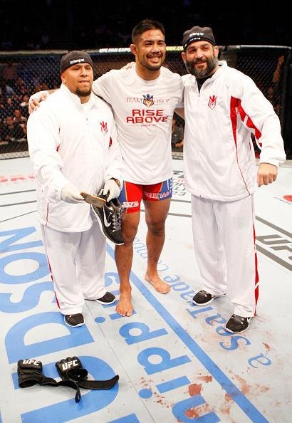 Fotos da ltima luta da carreira de Mark Muoz, com vitria sobre Luke Barnatt