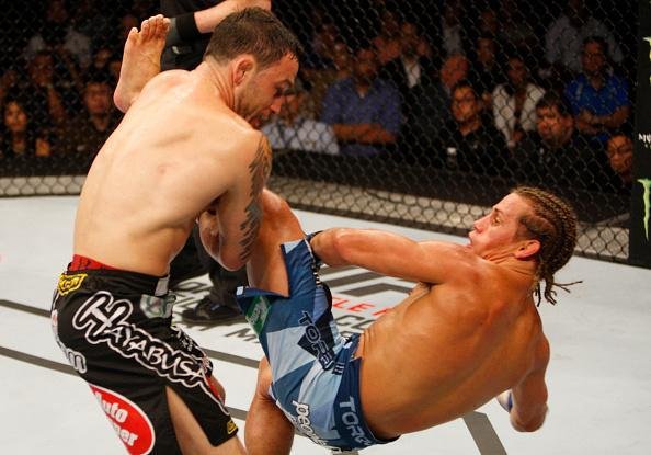 Fotos da vitria dominante de Frankie Edgar sobre Urijah Faber