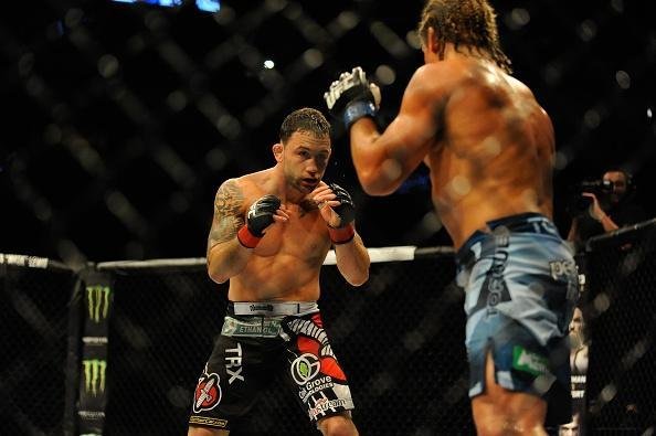 Fotos da vitria dominante de Frankie Edgar sobre Urijah Faber