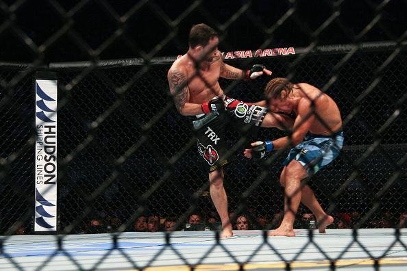 Fotos da vitria dominante de Frankie Edgar sobre Urijah Faber