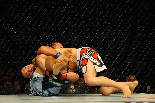 Fotos da vitria dominante de Frankie Edgar sobre Urijah Faber