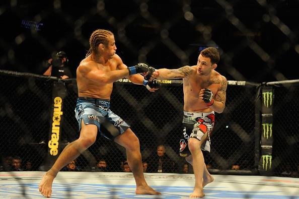 Fotos da vitria dominante de Frankie Edgar sobre Urijah Faber
