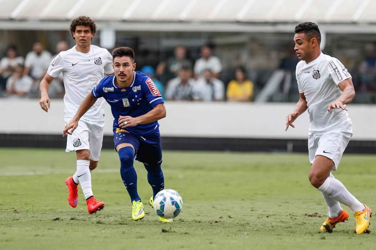 Cruzeiro lutou diante do Santos, mas no conseguiu frear o bom ataque do Peixe e saiu derrotado