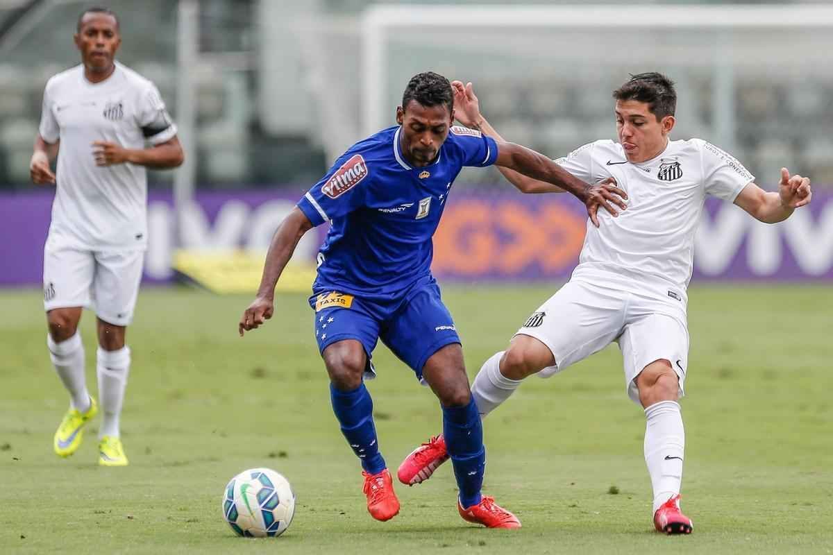 Cruzeiro lutou diante do Santos, mas no conseguiu frear o bom ataque do Peixe e saiu derrotado