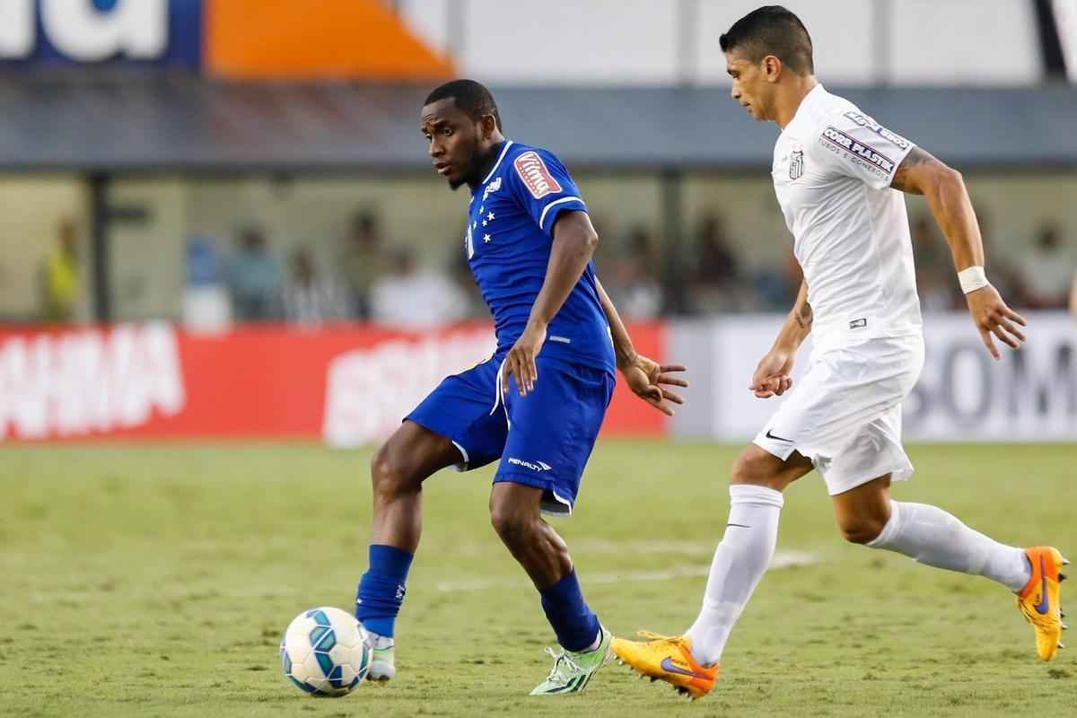 Cruzeiro lutou diante do Santos, mas no conseguiu frear o bom ataque do Peixe e saiu derrotado