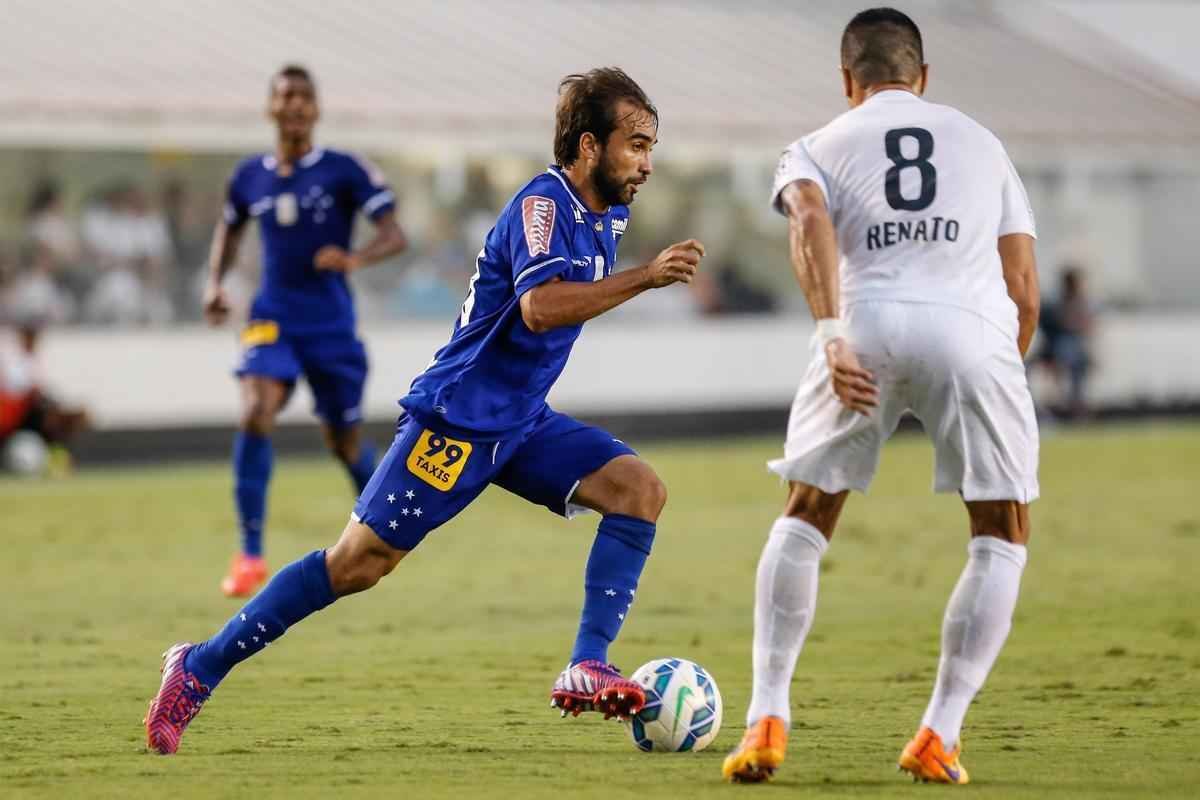 Cruzeiro lutou diante do Santos, mas no conseguiu frear o bom ataque do Peixe e saiu derrotado