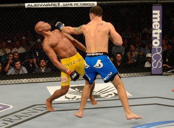 Chris Weidman nocauteou Anderson Silva e conquistou o cinturo dos mdios, em julho de 2013, no UFC 162