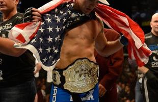 Chris Weidman nocauteou Anderson Silva e conquistou o cinturo dos mdios, em julho de 2013, no UFC 162