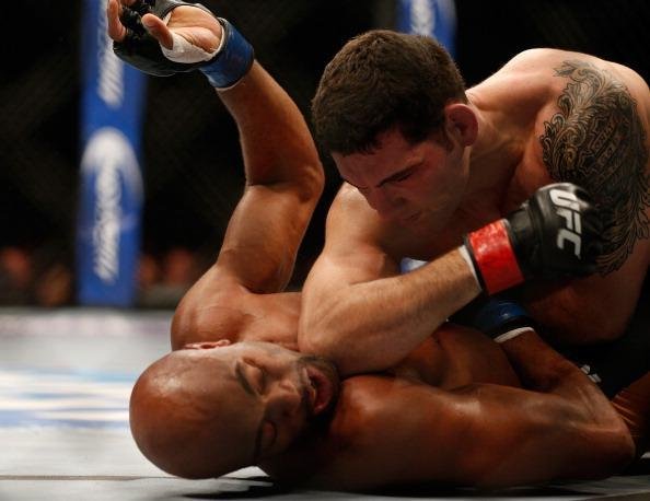 Na revanche, no UFC 168, no fim de 2013, Chris Weidman voltou a vencer Anderson Silva e manteve o cinturo. Luta ficou marcada pela grave leso do brasileiro