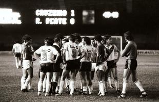 Em 1985, Cruzeiro conquistou o torneio amistoso de aniversrio de 20 anos do Mineiro, sobre o River Plate.