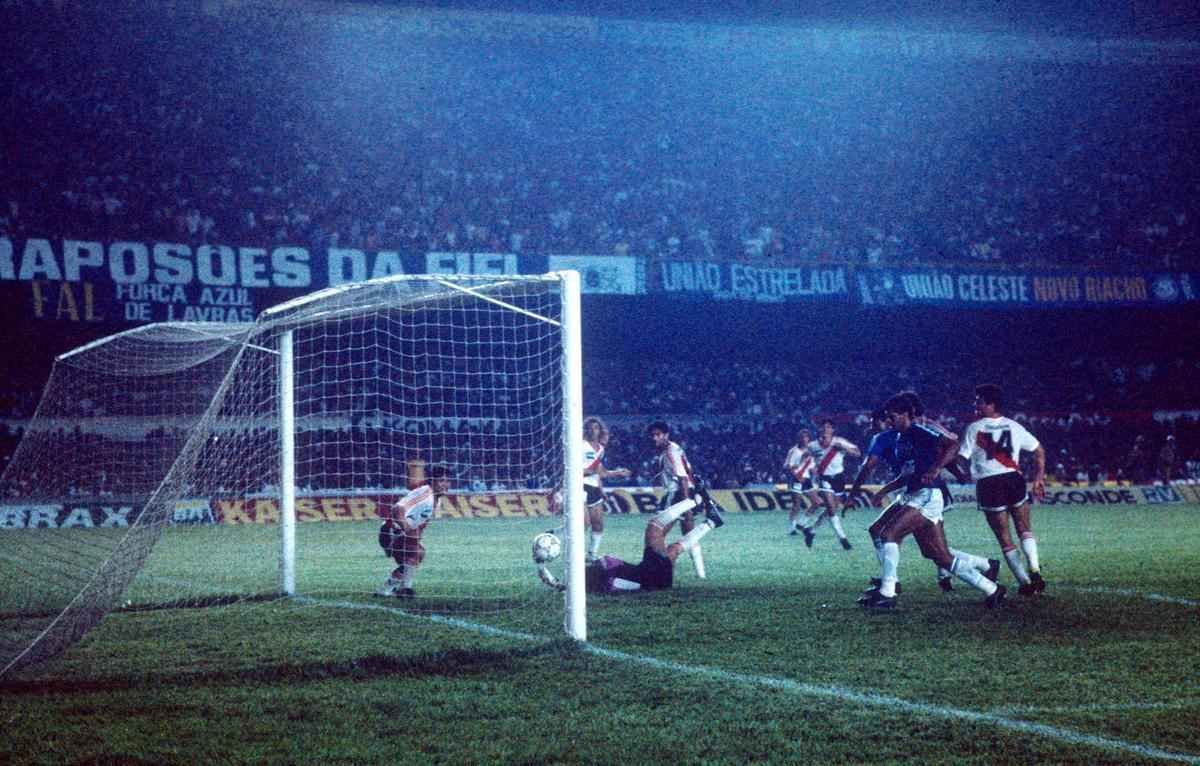 Em 1991, Cruzeiro conquistou a Supercopa dos Campees da Libertadores sobre o River Plate