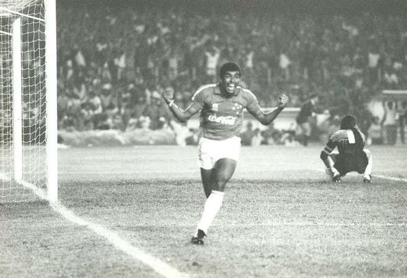 Em 1991, Cruzeiro conquistou a Supercopa dos Campees da Libertadores sobre o River Plate