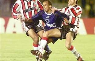 Cruzeiro conquistou a Recopa Sul-Americana de 1998 sobre o River Plate em duelo disputado em 1999