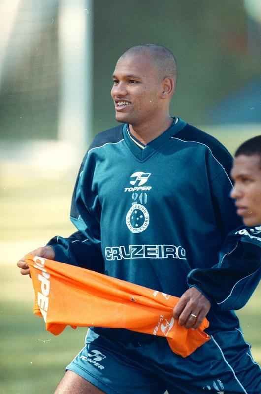 Marcos Paulo mora em Belo Horizonte e no trabalha mais com o futebol. Ao lado de Ricardinho, jogador que tambm participou daquele duelo na Argentina,  representante da Grandene e distribui sandlias de diversas marcas na capital mineira. O ex-jogador faz questo de destacar que est sempre no Mineiro, torcendo pelo Cruzeiro, e na Toca I, ao lado de seu filho, jogador das categorias de base da Raposa.