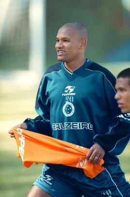 Marcos Paulo mora em Belo Horizonte e no trabalha mais com o futebol. Ao lado de Ricardinho, jogador que tambm participou daquele duelo na Argentina,  representante da Grandene e distribui sandlias de diversas marcas na capital mineira. O ex-jogador faz questo de destacar que est sempre no Mineiro, torcendo pelo Cruzeiro, e na Toca I, ao lado de seu filho, jogador das categorias de base da Raposa.