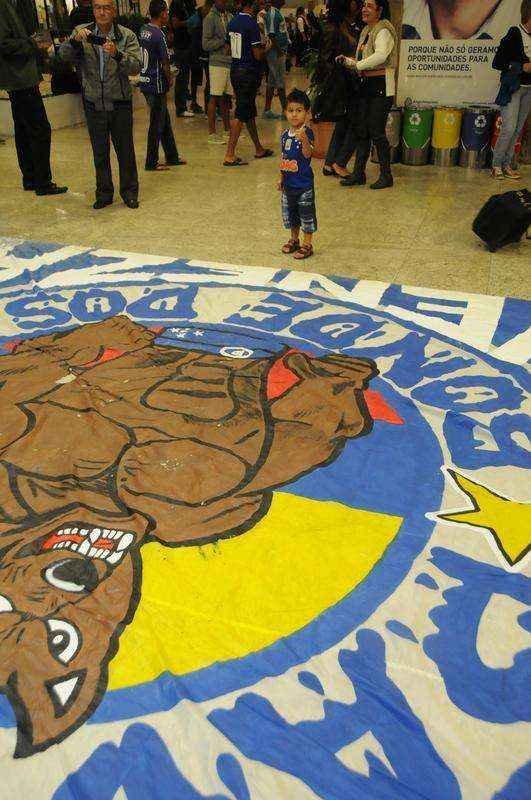 Fotos do embarque do Cruzeiro para o jogo contra o River Plate na Argentina