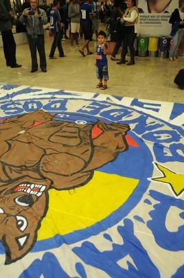 Fotos do embarque do Cruzeiro para o jogo contra o River Plate na Argentina
