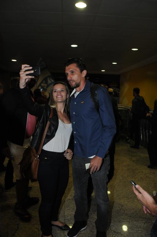 Fotos do embarque do Cruzeiro para o jogo contra o River Plate na Argentina