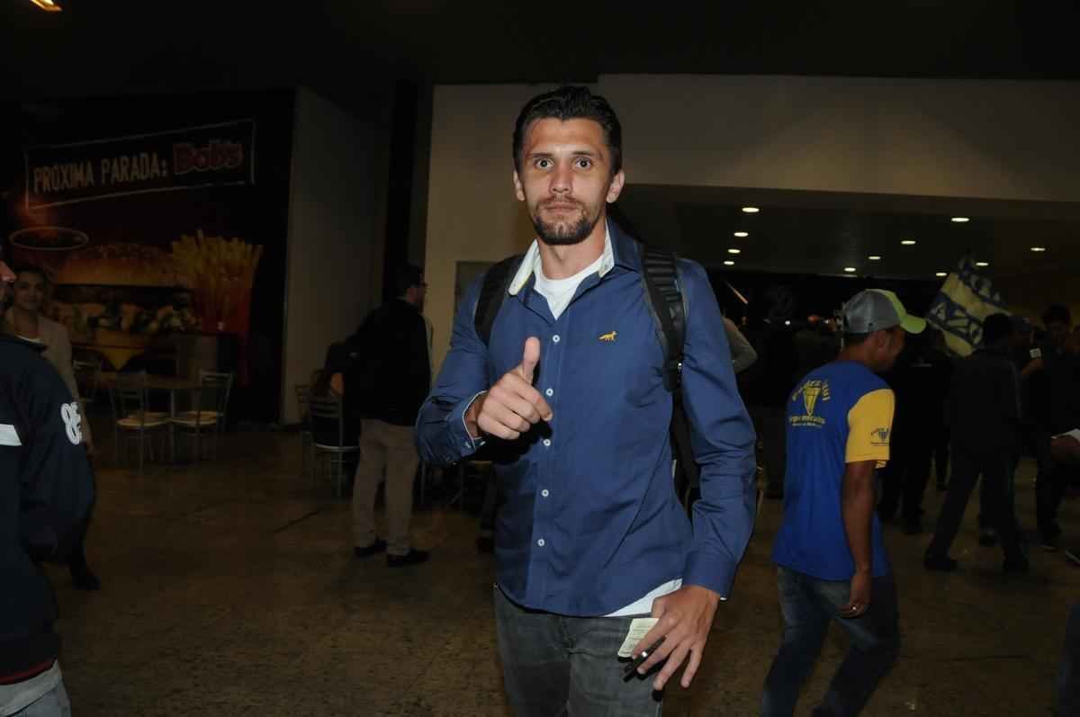 Fotos do embarque do Cruzeiro para o jogo contra o River Plate na Argentina