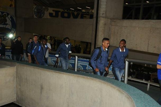 Fotos do embarque do Cruzeiro para o jogo contra o River Plate na Argentina