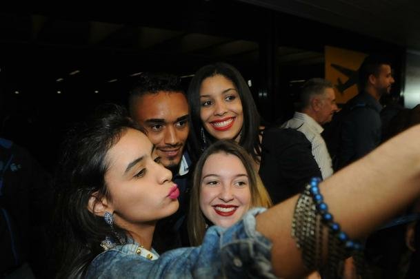 Fotos do embarque do Cruzeiro para o jogo contra o River Plate na Argentina