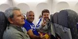 Fotos da delegao e de torcedores do Cruzeiro no trajeto entre Belo Horizonte e Buenos Aires, capital da Argentina, onde o time enfrenta o River Plate, nesta quinta-feira, s 22h, pelo jogo de ida das quartas de final da Copa Libertadores.