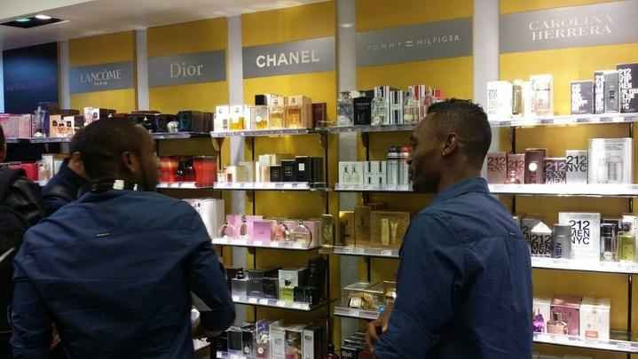 Fotos da delegao e de torcedores do Cruzeiro no trajeto entre Belo Horizonte e Buenos Aires, capital da Argentina, onde o time enfrenta o River Plate, nesta quinta-feira, s 22h, pelo jogo de ida das quartas de final da Copa Libertadores.