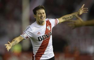 Rodrigo Mora, 27 anos: Atacante contratado em 2012. Foi o melhor jogador do River Plate na fase de grupos desta Libertadores. J marcou trs vezes na competio. Foi o artilheiro do clube de Nez na conquista da Sul-Americana no ano passado.