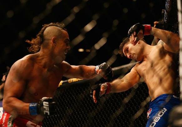 Veja fotos da vitória de Chris Weidman sobre Vitor Belfort no UFC 187