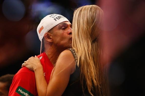 Veja fotos da vitória de Chris Weidman sobre Vitor Belfort no UFC 187