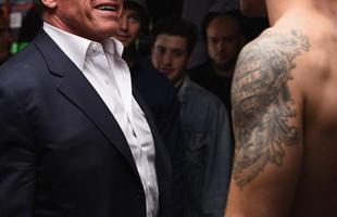 Arnold Schwarzenegger e Chris Weidman 
