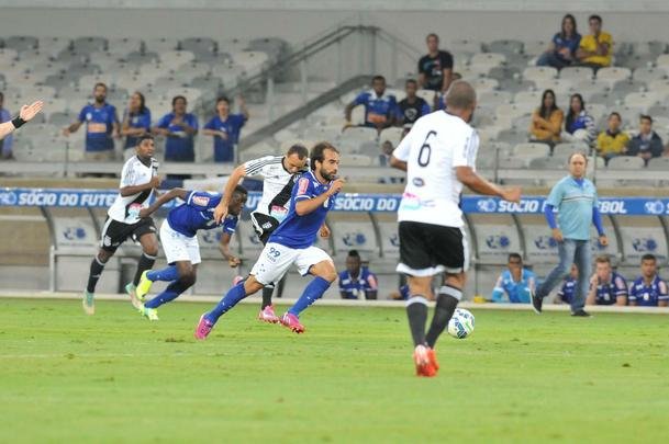 Fotos do jogo entre Cruzeiro e Ponte Preta, no Mineiro, pela terceira rodada do Campeonato Brasileiro
