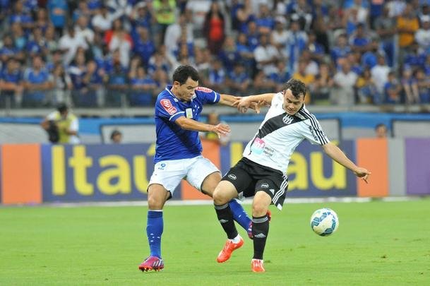 Fotos do jogo entre Cruzeiro e Ponte Preta, no Mineiro, pela terceira rodada do Campeonato Brasileiro
