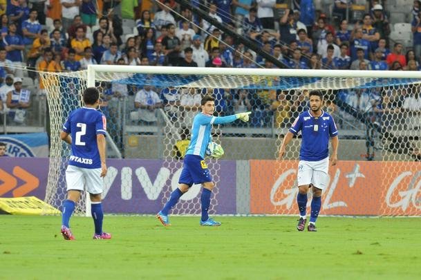 Fotos do jogo entre Cruzeiro e Ponte Preta, no Mineiro, pela terceira rodada do Campeonato Brasileiro
