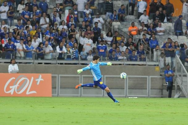Fotos do jogo entre Cruzeiro e Ponte Preta, no Mineiro, pela terceira rodada do Campeonato Brasileiro