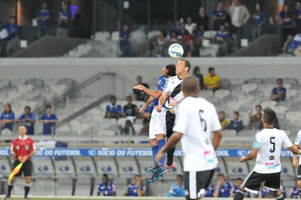 Fotos do jogo entre Cruzeiro e Ponte Preta, no Mineiro, pela terceira rodada do Campeonato Brasileiro